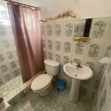 Casa en marianao limita con 140 y 29 - 7/9