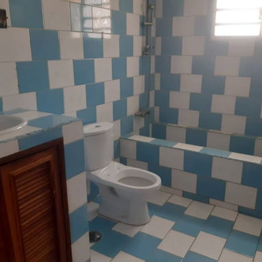 🏡 SE VENDE CASA CON APARTAMENTO INDEPENDIENTE. LAWTON - Img 120928093