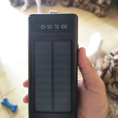 Powerbank de 70,000mAh con panel solar - Img 124289947