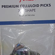 Púas para guitarra marca Fender con diseños de figuras, Abalone - Img 56415036
