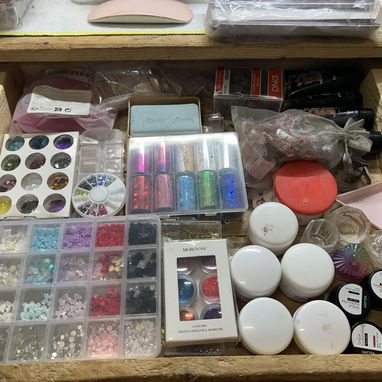 VENDO MESAS DE UÑAS CON ABSOLUTAMENTE TODO PARA EMPEZAR escríbanme al pv para enseñarles todas las fotos - 3/10