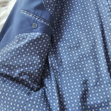 Vendo trajes en perferto estado el sepa de trajes verás en las fotos.. - 9/10