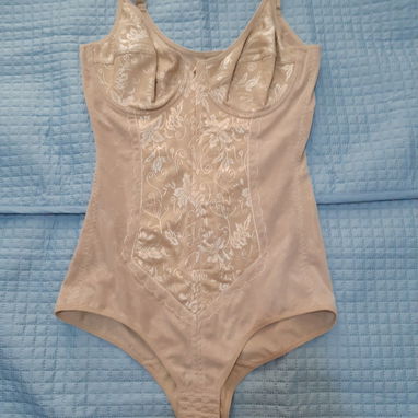 Short de mujer, bañador de niña, blumeres y faja reductora. - Img 118807404