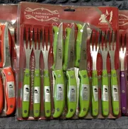 Juego de cubiertos para carne: tenedor y cuchillo, mangos plásticos, metal resitente - Img 49863284