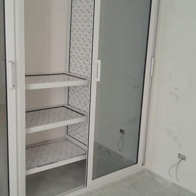Ventanas y puertas de aluminio. Bajos de meseta. Mamparas de baños. Closet de espejos. Paños fijos ect - Img 118182777
