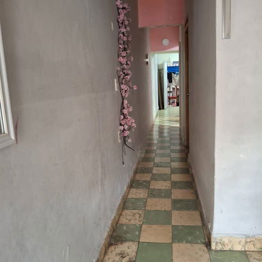 Vendo en 13 mil casa puerta calle de 2 cuartos y gas de la calle con todo adentro en el lido(marianao) #53013906 - 8/8