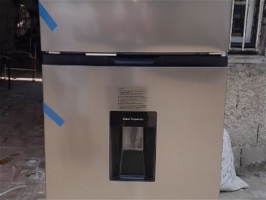 Refrigerador de con dispensador de agua de 11.7pie - Img 64756499