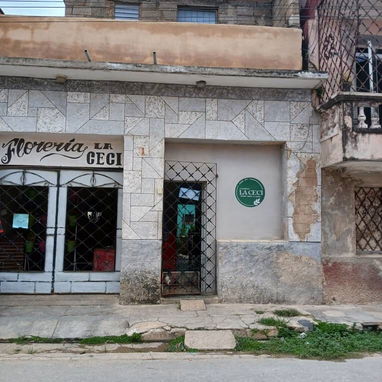 🏠 SE VENDE CASA DE DOS PLANTAS EN LA CALLE CORONEL VERDUGO, CÁRDENAS, MATANZAS – 40.000 USD - 3/6