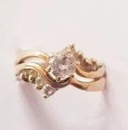 Vendo mi anillo de compromiso de oro 10k. PRECIO 100 USD. - Img 50222076