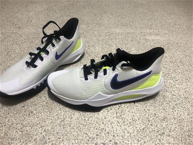 Tennis Nike talla 7, 26 cms nuevos 60.00 usd - Img 69846632
