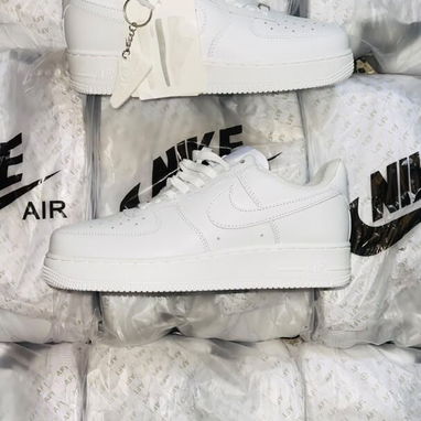 NIKE AIR FORCE BLANCAS🤍 - 2/4