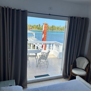 📲  Casa de renta totalmente independiente con salida al MAR! - Img 112447023