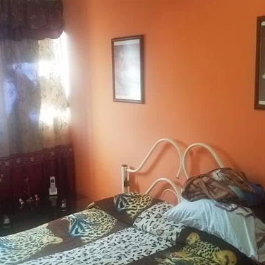 "$6000usd CON AJUSTE. En venta  Apartamento en Alamar, Zona 7, 3er piso.  Referencia: Cerca del paradero, - 5/7