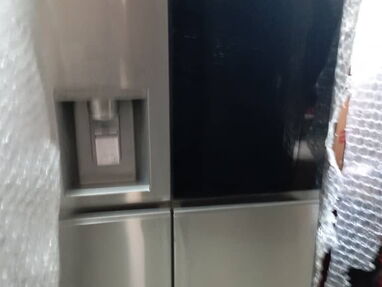 Refrigerador  marca LG side by side INSTAVIEW TOC toc con dispensador de agua y hielo nuevo en caja, - Img main-image-45339417