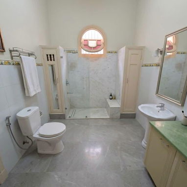 ‼️‼️‼️Ofertaaaaa‼️‼️‼️  ✅Casa Independiente en Miramar + Carro Moderno🍀 - 5/10