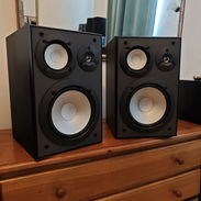 Bafles Yamaha 8 pulgadas 3 vias - Img 54933373