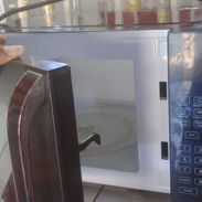 Se vende Microondas (Microwave) Caja Fuerte Digital y Televisor 32" pulgadas con cajita decodificadora incluida - Img 56478781