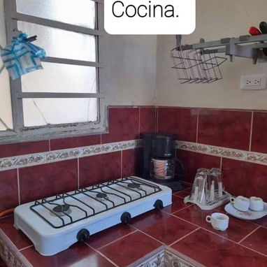 52435224 +525580152883 Apartamento en Casco Histórico de un cuarto, segundo piso,dos balcones a la calle .El edificio co - 10/10