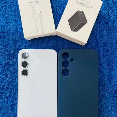 Teléfonos Samsung nuevos 🆕 con cover y cargador 30W - Img 123634060