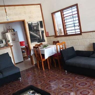 Casa Nuevo Vedado con patio jardin garaje 120mil 53582376 - Img 119387382