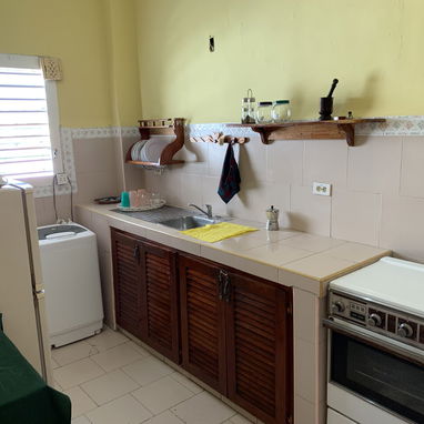 Alquilo apto de dos cuartos con garaje en Miramar - Img 122557782