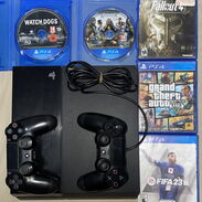 PS4 de 500 gb…Versión 9.60 (No tiene pirateria)…con 2 mandos y varios juegos en discos (FIFA 23…Gta 5…Assassin Creed..Wa - Img 45562737