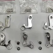 Taller y Accesorios de bicicleta hanger , bombas , viejas z , gomas camaras - Img 52593195