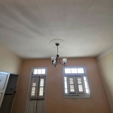 AL1004- Apartamento en venta en San Lázaro, cerca de Galiano – Centro Habana - 7/10