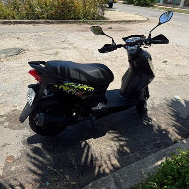 Vendo moto prácticamente nueva - Img 123108308
