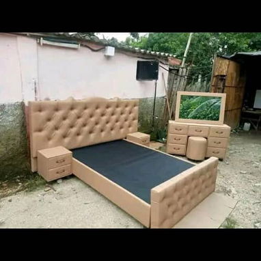 Camas capitoneadas con colchón (también hay ofertas para juego de cuarto completo) - Img 119136098