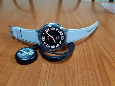 Samsung Galaxy Watch 4. (46mm). Silver. Impecable. - Img main-image-45842822