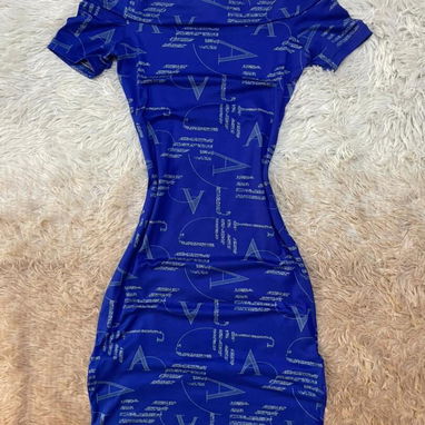 Vestidos de Letra y Mangas sueltas - Img 124843411