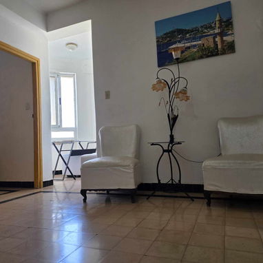 VEDADO EN EL MALECÓN HABANERO APARTAMENTO DE UN CUARTO CON VISTA AL MAR - Img 114603929