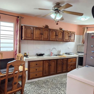 Casa de 3 plantas con garage de 4 cuartos en Marianao - Img 125190827