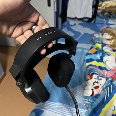 Se vende Auriculares premium para juegos HS80 RGB WIRELESS con audio espacial, color carbón - Img 121883589