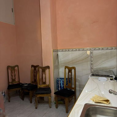 • LR006   🏢 Apartamento en Venta – Prado y Malecón, La Habana - 9/10
