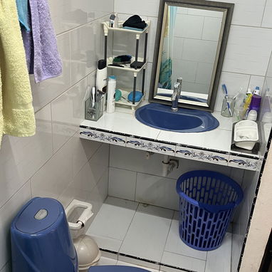 SE VENDE APT EN EL VEDADO - 8/10
