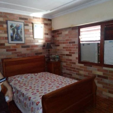 Ocasión única apto de 4 cuartos en el Vedado con valla de garaje para 2 autos y semivista al mar!! Sólo por 70.000 USD! - Img 88074481