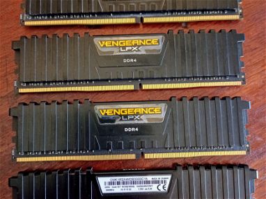 70 USD  32GB RAM DDR4 Corsair 4x8 a 3000mhz - Img 65513988