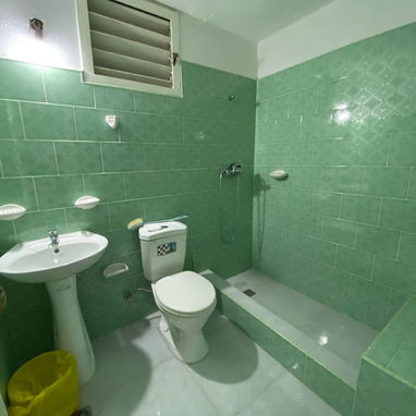 ALQUILER LINEAL  APARTAMENTO AL VEDADO. LA HABANA - 8/10