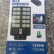 lampara doble de exterior con panel solar mando a distancia y sensor de movimiento 1200w - Img 57270425