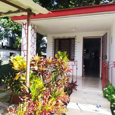 Vendo Casa Grande en el Reparto Monterrey, san miguel del padrón.  Soy él Propietario.  - 4 Habitaciones. - 5 Baños. - Á - 9/10