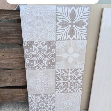 Azulejos con brillo y semi brillo para enchapar y Cemento cola , cemento blanco y cemento p350 - 7/8