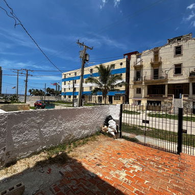 Vendo apartamento por la embajada americana - 2/10