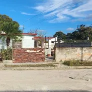 ! Se vende Casa Independiente en Ampliación del Sevillano con entrada de garaje y hace esquina - Img 54860878