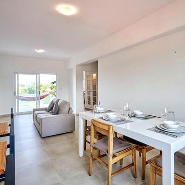 Se vende encantador apartamento de 2 habitaciones en El Vedado. - Img 125941000