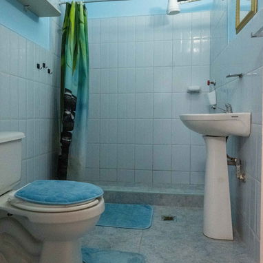 ALQUILO APTO VEDADO 350 USD SOPORTE ENERGETICO. - 8/10