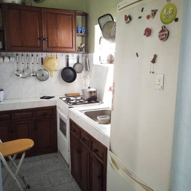 Vendo departamento en el Vedado muy céntrico, construcción antigua en muy buen estado - Img 124121651