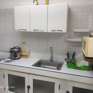 Ref#90. Espectacular biplanta en altos con 3 cuartos en excelente zona de Playa!!!! Con respaldo electroenergėtico!!!!! - 3/10