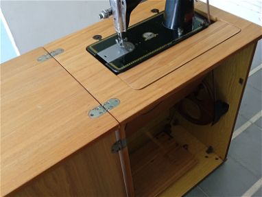 Vendo máquina de coser - Img 68696454